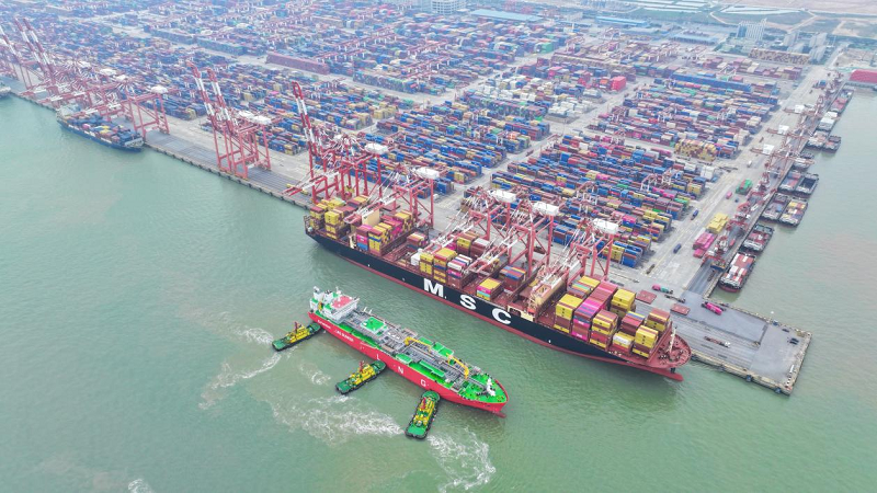 广州港实现“锚地+码头”全模式LNG加注，，助力货主降本增效与绿色航运升级