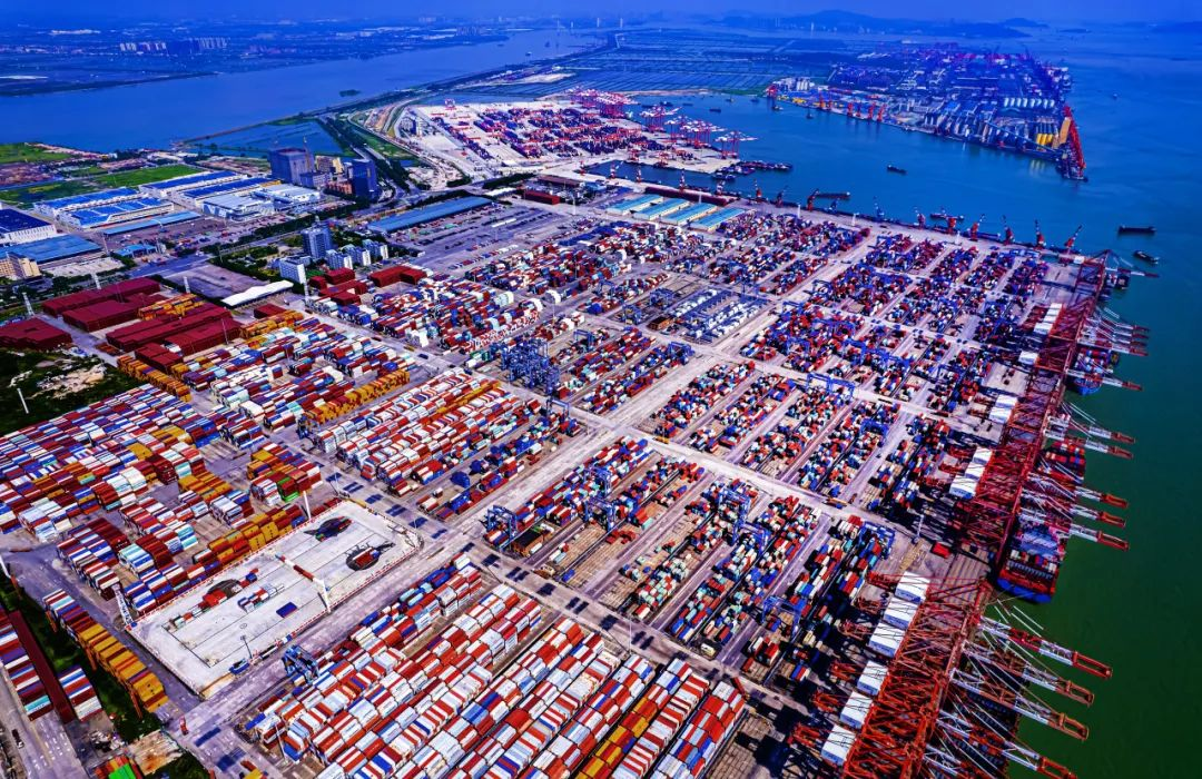 集装箱海运航运业走向正；；孽杈镀獒黄