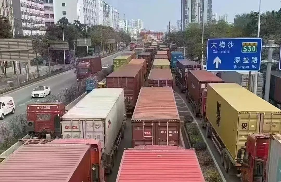 春节邻近爆舱甩柜、海运拖车运费暴涨_为什么拖车价钱年底总是涨价?
