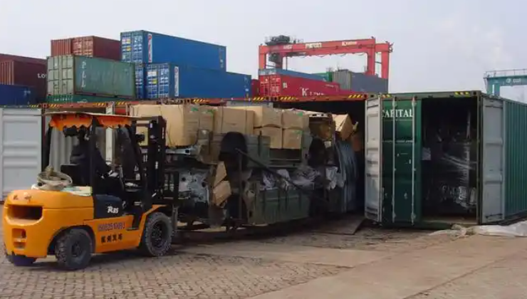 海内海运中什么是客栈转运及港内装箱拆箱，，流程是怎么样的？？？